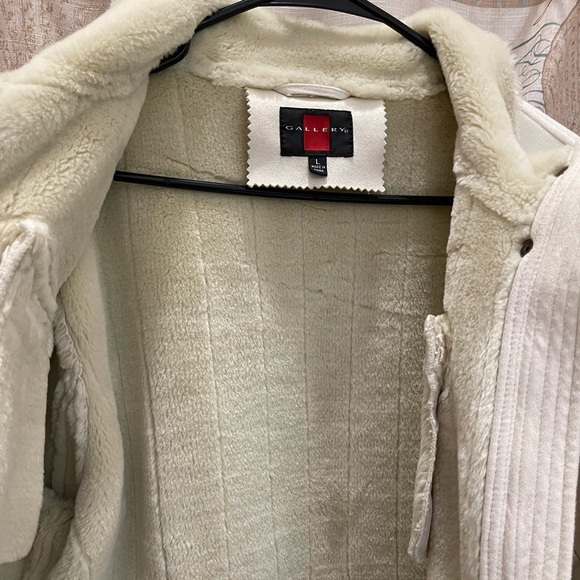 Gallery Womens Cream Faux Fur Faux Sued Trim Jacket EUC Zip ButtonWinter Warm Lg - Picture 8 of 12